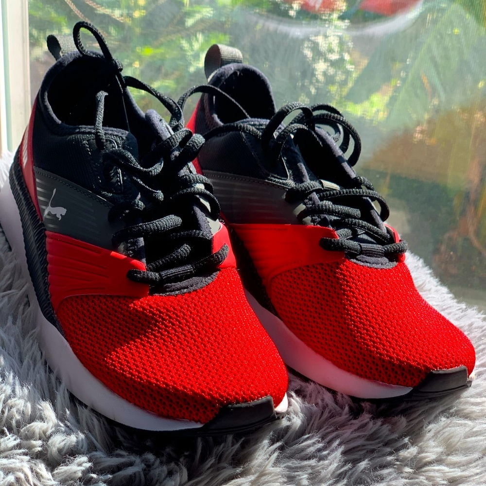 NWOT Puma Pacer Future Size 6C